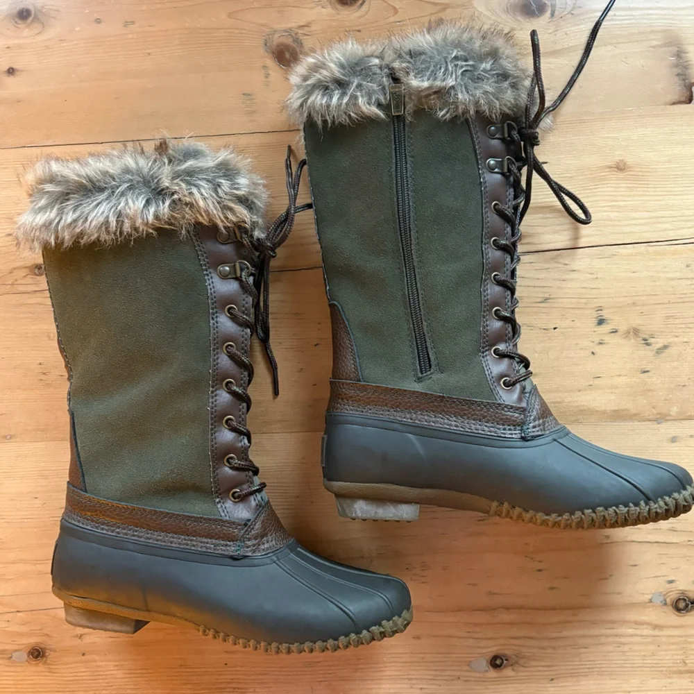 Sporto Natasha Women's Dark Green Suede Winter Duck Boots Size 7 EUC